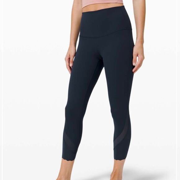 Lululemon Wunder Under Crop Leggings 23"' Scallop Full-On Luxtreme Blue Sz 8 - Picture 1 of 10